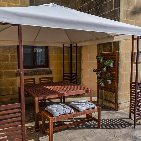 Luzzu - Family Friendly Maisonette Xlendi Buitenkant foto